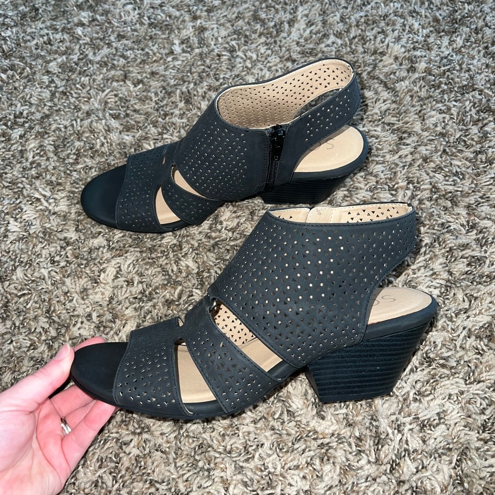 NEW Soul Naturalizer Black Suede Heels Size 9